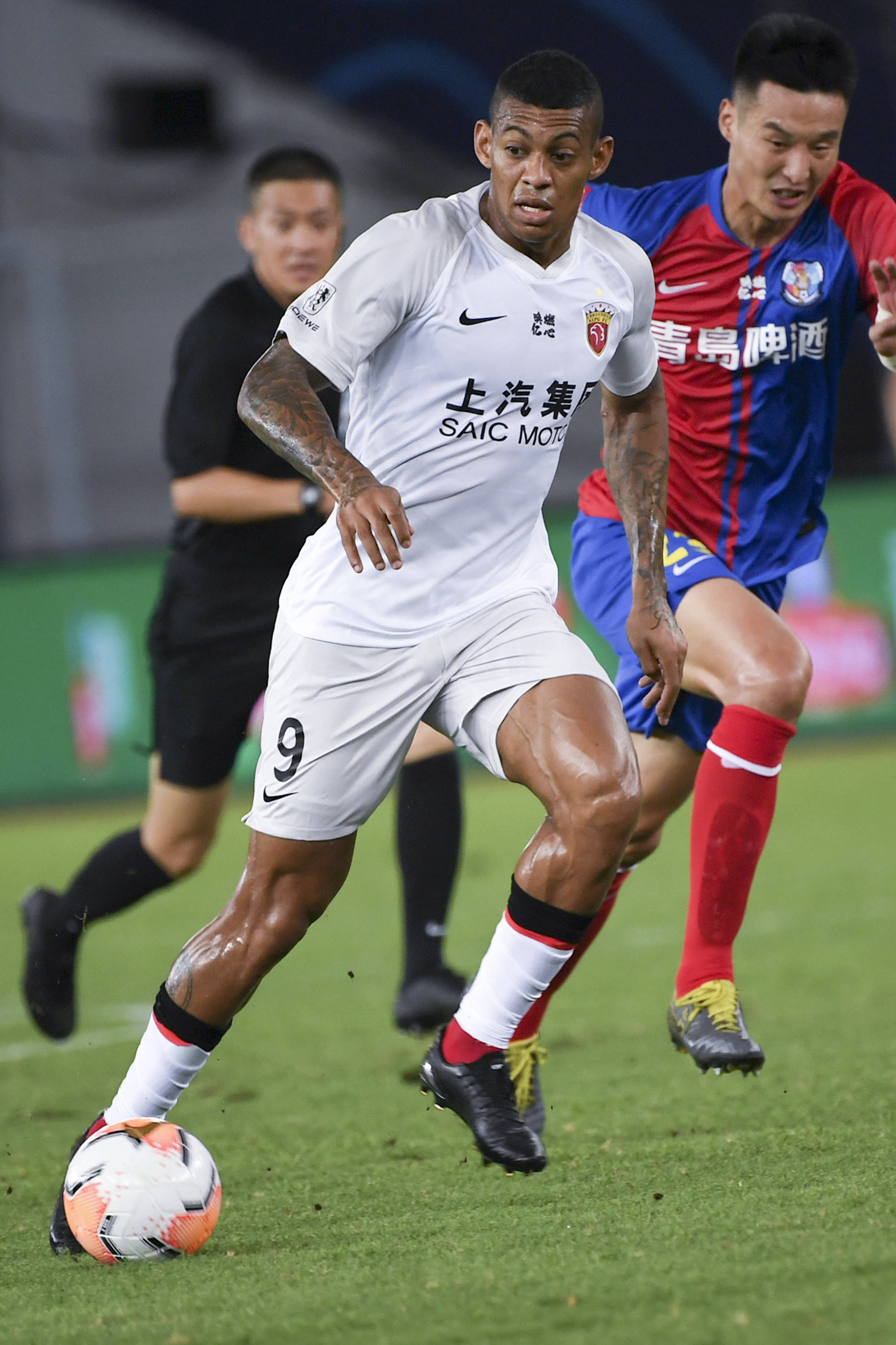 青岛黄海战绩亮眼,争霸中超 青岛黄海战绩亮眼,争霸中超