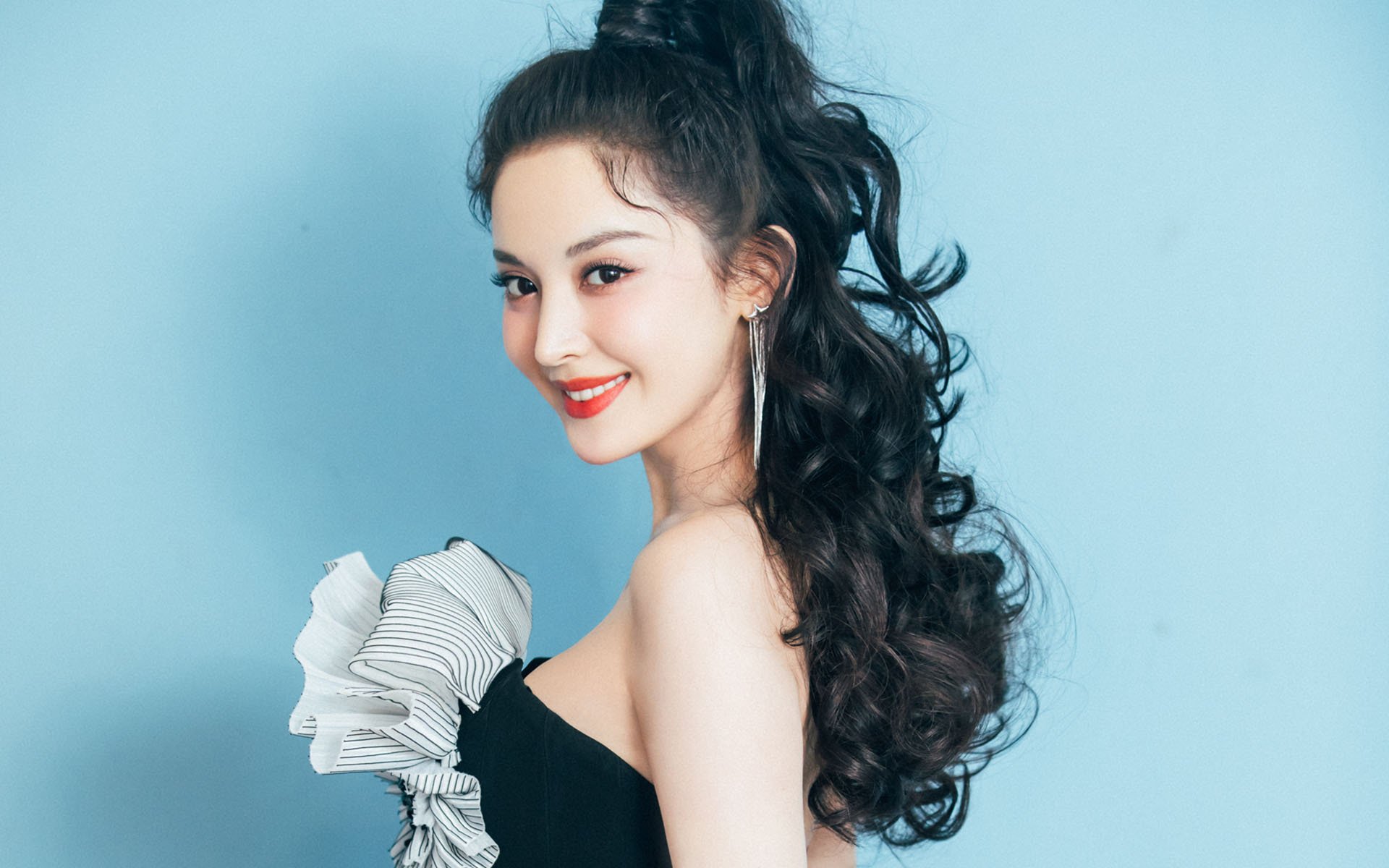 F1街道赛之夜，卢卡库用实力证明自己