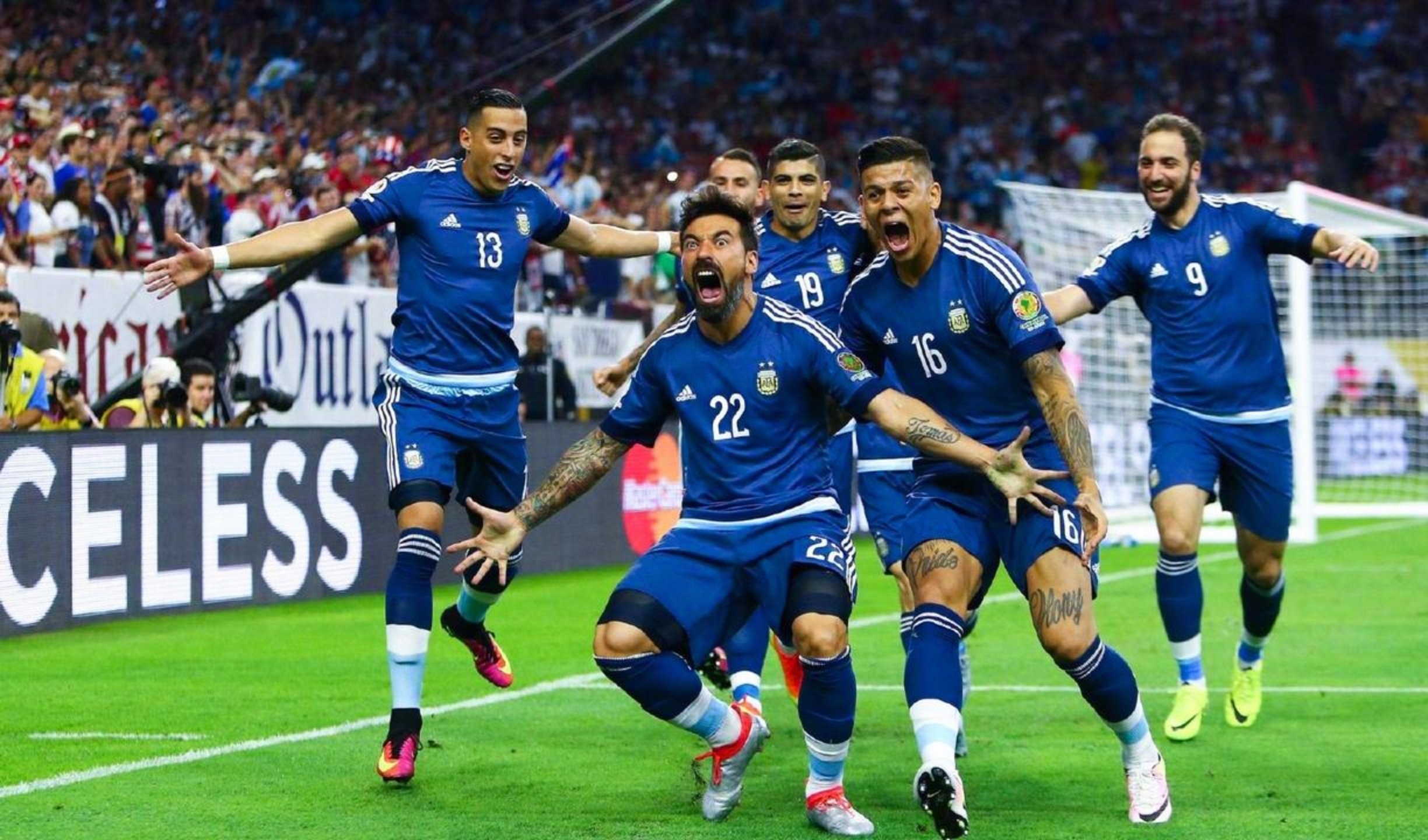 委内瑞拉连续得分压制巴萨，莫德里奇节奏完全掌控