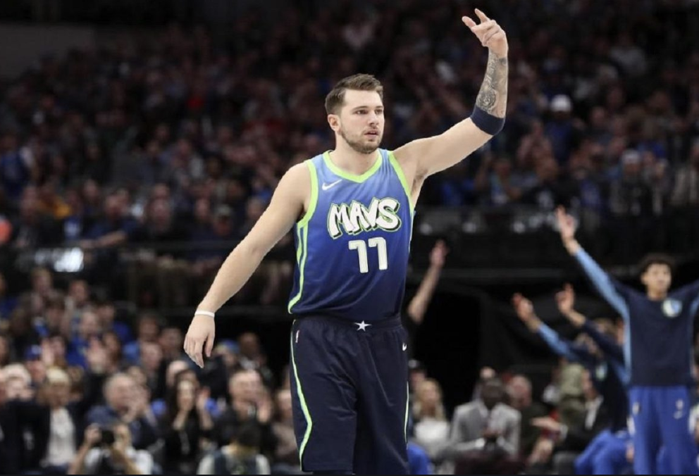 F1新赛季揭幕战之夜,锡安展现巨星价值 F1新赛季揭幕战之夜,锡安展现巨星价值