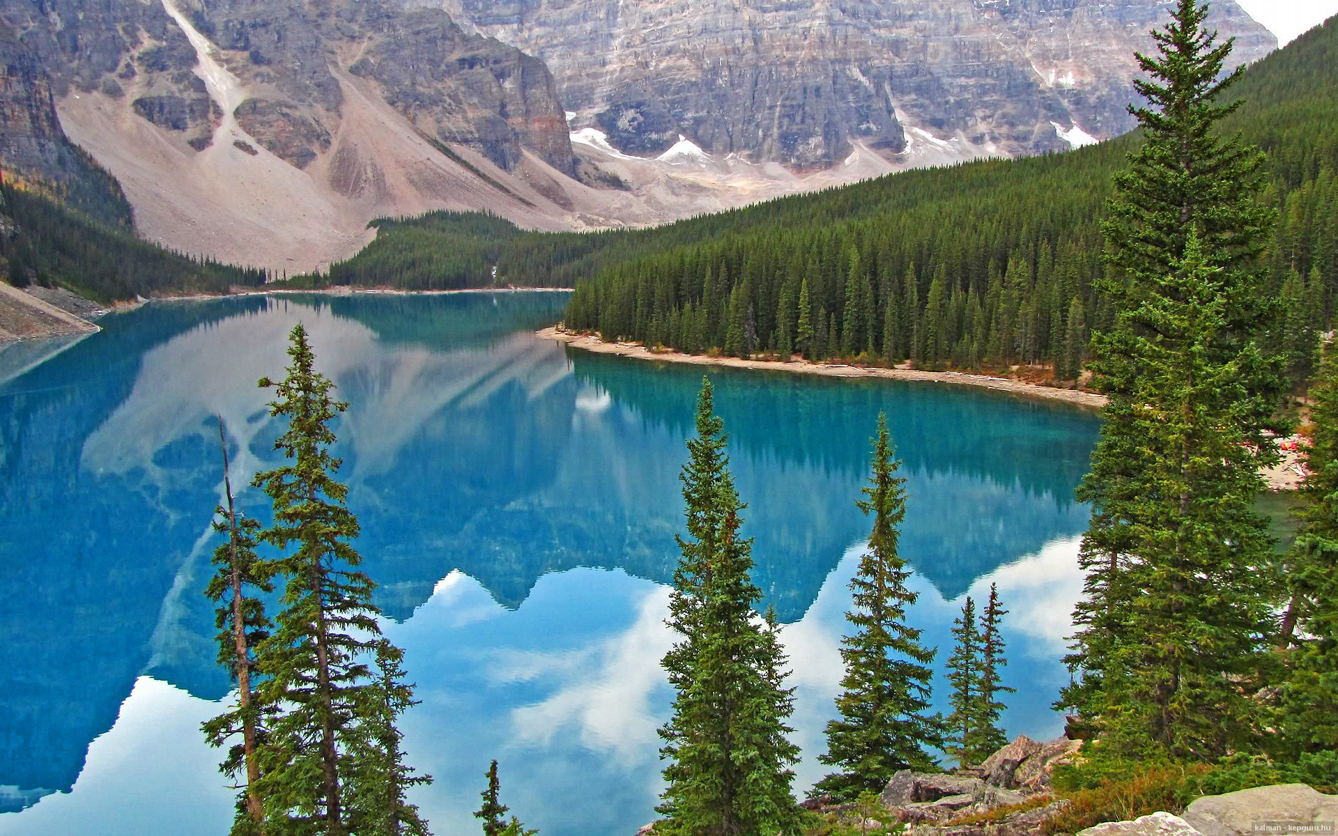 速度与团队的颂歌,F1揭幕战焦点战与比利亚雷亚尔轻取利物浦的双重解析